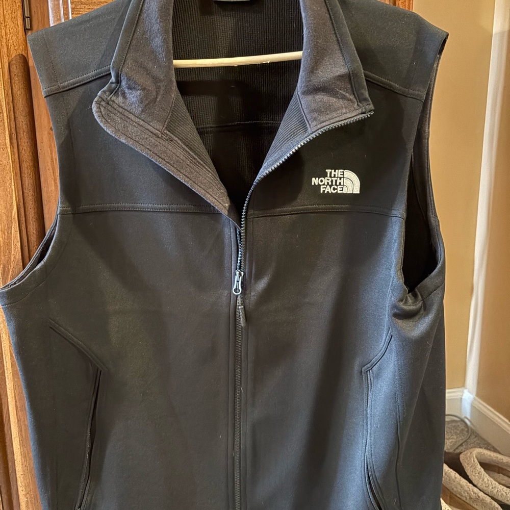 The North Face Men's Black Vest Large